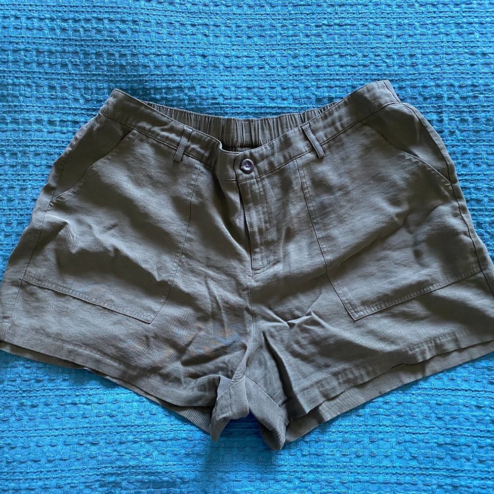 Target Ava & Viv shorts, olive green, size 1x